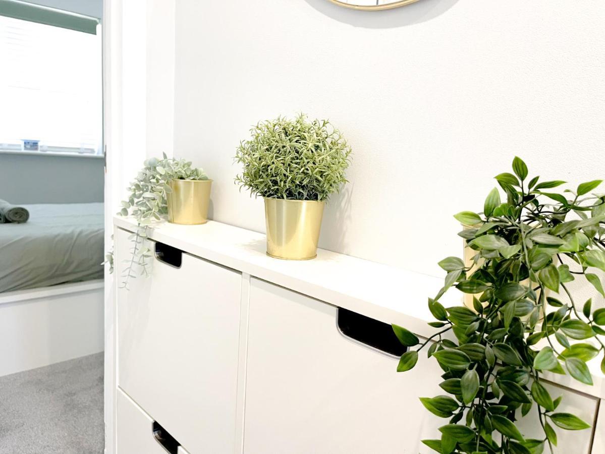 Вилла Escape To Tranquil 1 Bed, Poole Canford Magna Экстерьер фото